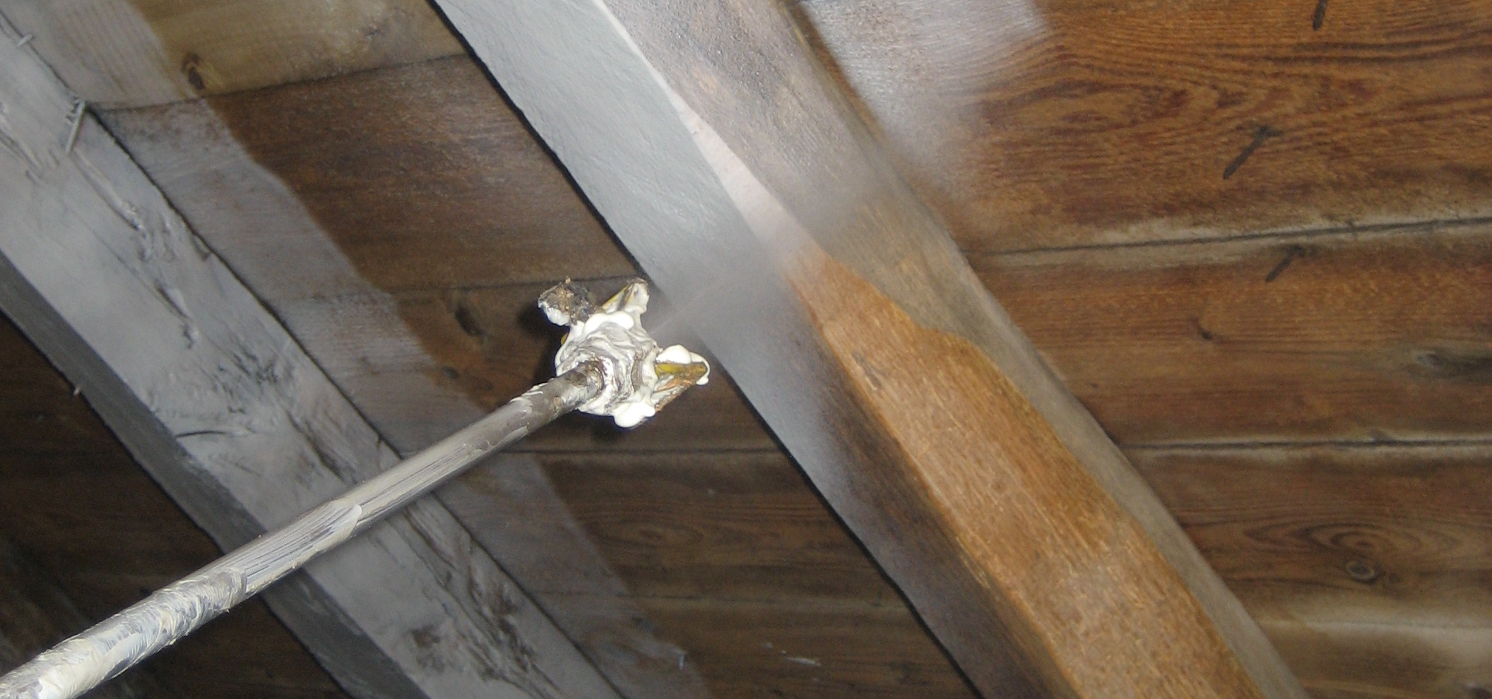 Applicazione di XILIX® GEL su legno